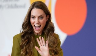 Kate Middleton v tomto outfite u žien úplne pohorela: Vyzerá ako...Veď sa pozrite!