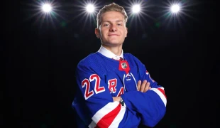 VIDEO: Adam Sýkora pred veľkou výzvou v NHL: Do letnej prípravy dal maximum, prvý prípravný zápas mu zmaril šancu