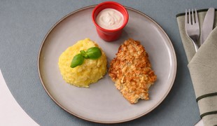 Kuracie rezne v kešu kréme, kaša