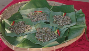 Ochutnali by ste tento šalát z Laosu? Svieži, plný bielkovín, no...má to jeden háčik!