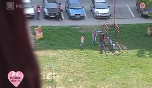 Premotivovaná Alenka - detičky krásne, tu som! (Mama, ožeň ma)