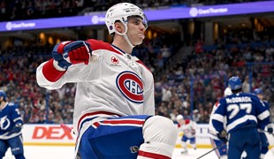 Juraj Slafkovský strelil hetrik, aký hráč Montrealu nedal 117 rokov
