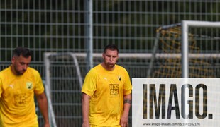 Ešte minulý rok hral za Dortmund, dnes už pôsobí v 9. lige. Süle si futbal užíva po svojom