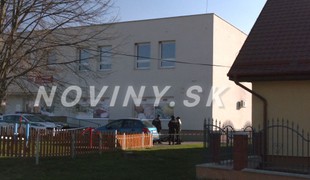Tragédia v Ladiciach: Muža našli mŕtveho pred potravinami