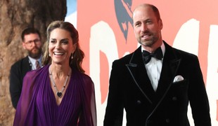 Bojíte sa výrazných farieb? Kate Middleton ukázala jednoduchý trik, vďaka ktorému pôsobia elegantne