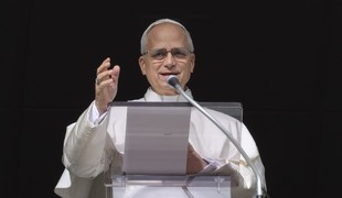 Pápež Lev XIV. je znepokojený a varuje: Svet ohrozený vojnou vyzýva k pokore a dialógu!