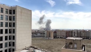 USA opäť zaútočili na Irán, výbuchy hlásili aj z Teheránu