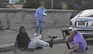 Manželský pár zomrel v náručí po pokuse odzbrojiť strelca na pláži v Sydney