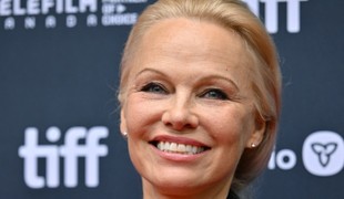 Pamela Anderson má v 59 rokoch žiarivú pleť: Denne používa iba päť produktov!