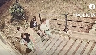 Útok na dvoch mužov v Bratislave vyšetruje polícia. Zverejnila video hľadaných osôb