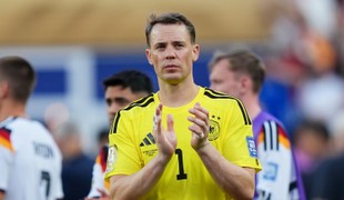 NEUER ukončil po trpkej prehre reprezentačnú kariéru