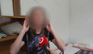 Po prepustení z psychiatrie nemala kam ísť. Obec sa ujala ženy, o ktorú nikto nejavil záujem