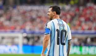 Futbalový kúzelník udrel aj druhýkrát. MESSI strelil Rakúšanom oba góly
