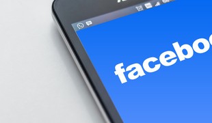 Facebook postihol výpadok. Používatelia sa nemôžu dostať k svojim účtom
