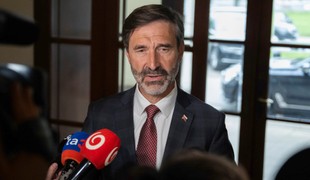 Blanár rozhodol o evakuácii a dočasnom uzatvorení veľvyslanectva SR v Iráne