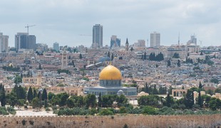 Izrael pred voľbami: Kampaň ovládol izraelsko-palestínsky konflikt. Čo rozhodne?