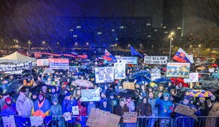 Spomienky na 17. november: Ako to vyzeralo v slovenských mestách?