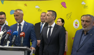 „Blato máte všade.“ Raši odmieta, že podmienky bránia deťom z osád chodiť do školy