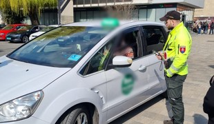 Polícia sa zamerala na nelegálnu prácu cudzincov. Vyhostila troch Indov