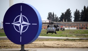 NATO reaguje na raketu pri Turecku: Aktivácia článku 5 zatiaľ nehrozí