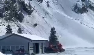 AUTENTICKÉ VIDEO: V známom lyžiarskom stredisku sa zrútila kabína lanovky