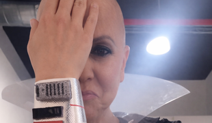 Bojuje s rakovinou, no predsa nestráca zmysel pre humor! Obľúbená moderátorka ako mimozemšťanka!