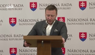 Kotlár avizoval závažné zistenia, tlačovku v parlamente však napokon neuskutočnil
