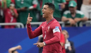 RONALDO režíroval triumf Portugalska, strelil dva góly