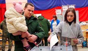 Jednotné Rusko vyhralo voľby do Štátnej dumy, ukazujú prvé odhady