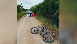 Tragická nehoda pri Vlkyni: Motocyklista narazil do rampy, zraneniam podľahol