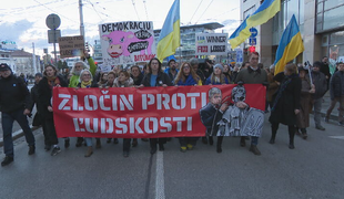 Výročie začiatku vojenského útoku na Ukrajinu si pripomenuli aj na Slovensku