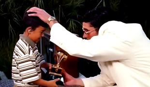 Svadba priamo počas Super Bowlu! Bad Bunny bol pri tom, no všetci riešia: KTO je ten chlapec?!