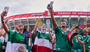 Trúbky, bubny aj ohňostroje. Mexickí fanúšikovia chceli pripraviť Ekvádor o spánok