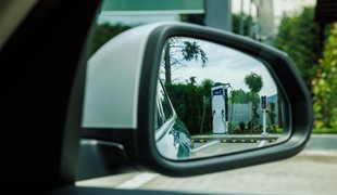OMV pri príležitosti Svetového dňa elektromobility ponúka výhodnejšie nabíjanie