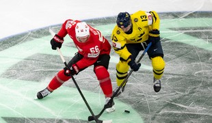 Semifinalisti MS sú kompletní. Domáci Švajčiari porazili Švédov