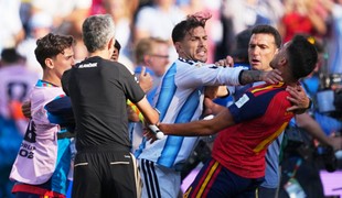 Gavi nežiada trest pre Paredesa za incident po finále šampionátu