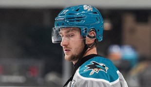 REGENDU zatiaľ v NHL nechcú, zámorskí experti ho spájajú s dvoma klubmi