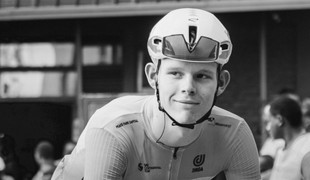 Počas pretekov tragicky zahynul cyklista TARLING, mal 19 rokov