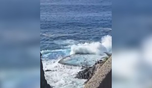 Obrovská vlna na Tenerife zabíjala. Rezort diplomacie potvrdil smrť dvoch Slovákov