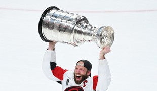 Čakanie sa skončilo. CAROLINA získala Stanley Cup