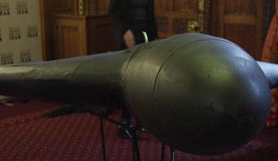 Nad francúzskou základňou s jadrovými ponorkami sa objavili drony