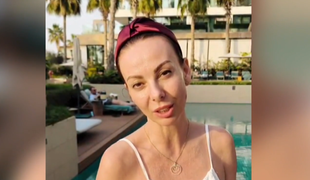 Moderátorka TV JOJ uviazla v Dubaji. Z hotelovej izby ich presúvali do garáže