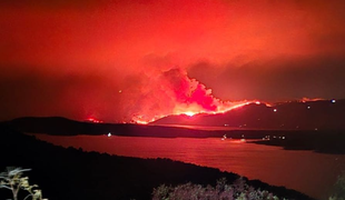 Katastrofálny požiar na chorvátskom ostrove Brač. Evakuovali vyše 700 ľudí