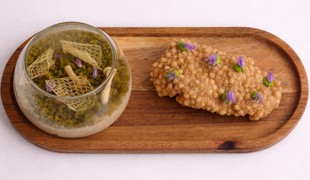 Hríbová espuma, shimeji, tapioca, pažítka