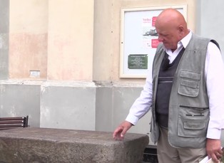 Časopis Fantastická fakta a kamenné stoly v Táboře