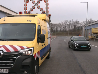 Cestári zavádzajú bezpečnostné systémy na svoje autá. Chcú predísť zrážkam s hliadkami