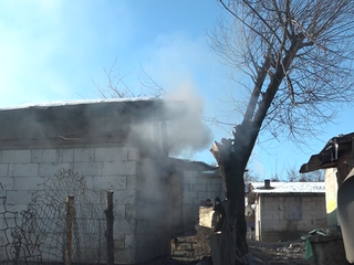 Technici upozorňujú na nebezpečné dymovody v chudobných osadách