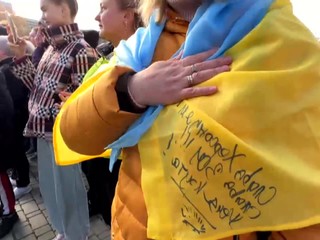 Reportér TV JOJ Striško v oslobodenom Chersone: Obyvatelia oslavovali, svoju armádu vítali kvetmi a vlajkami