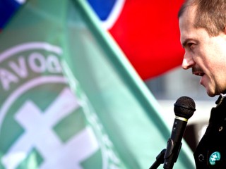 Sympatizanti extrémistických hnutí ťahajú za kratší koniec. Týchto súdy reálne potrestali