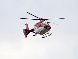 Skialpinista spustil lavínu vo Vysokých Tatrách. Zraneného muža evakuovali